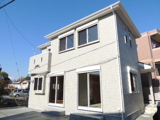 Local appearance photo. Indoor (11 May 2013) Shooting