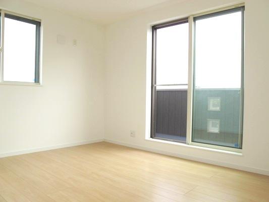 Non-living room. Indoor (10 May 2013) Shooting