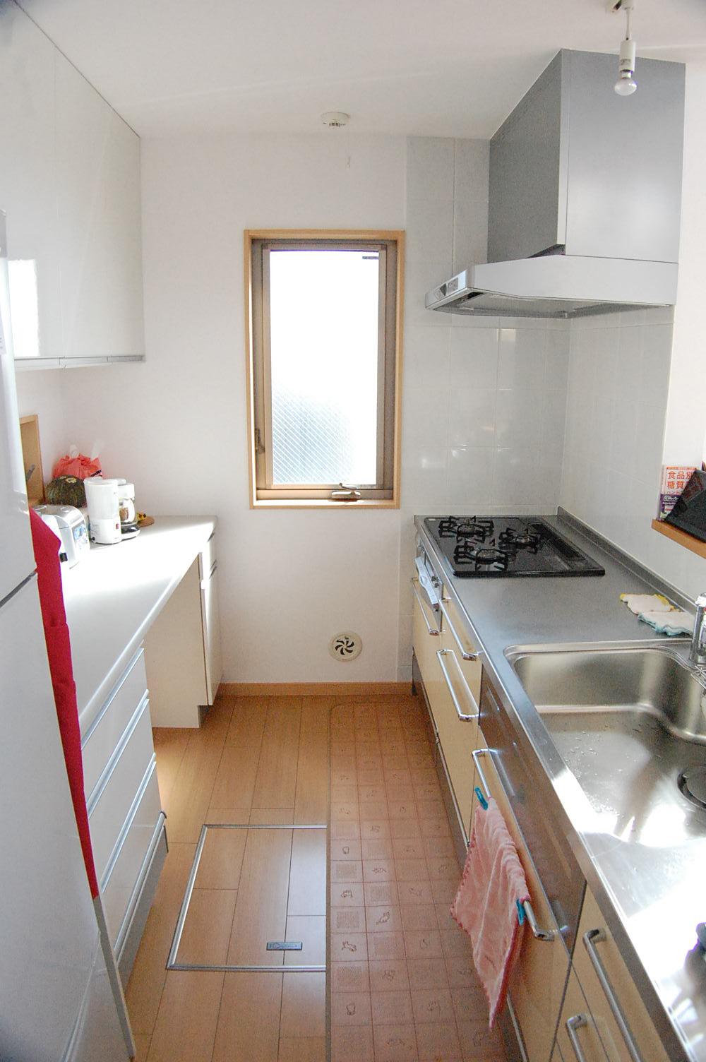 Kitchen. Indoor (10 May 2013) Shooting