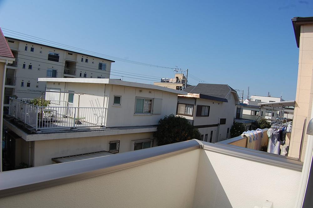 View photos from the dwelling unit. View from the site (October 2013) Shooting