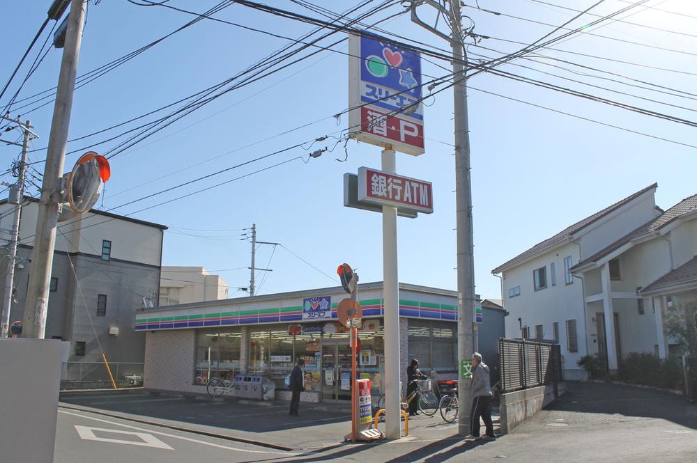 Convenience store. Three F Chigasaki until Tomoe shop 298m