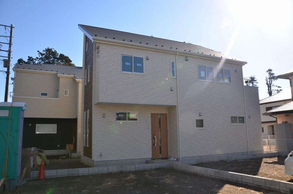 Local appearance photo. Local (12 May 2013) Shooting