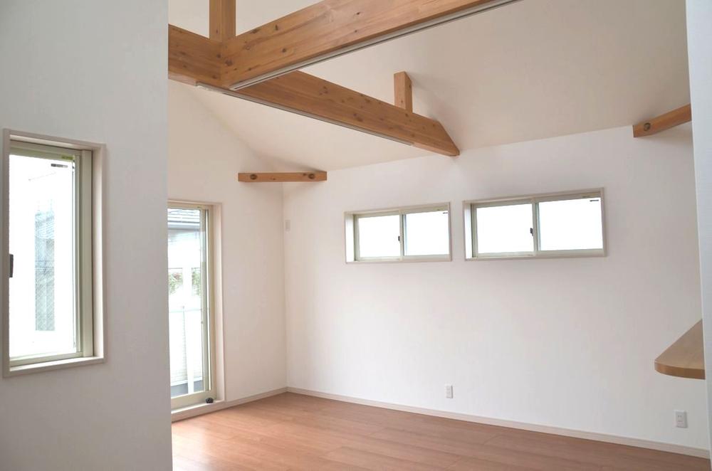 Same specifications photos (living). It is a living photograph of the same specification.