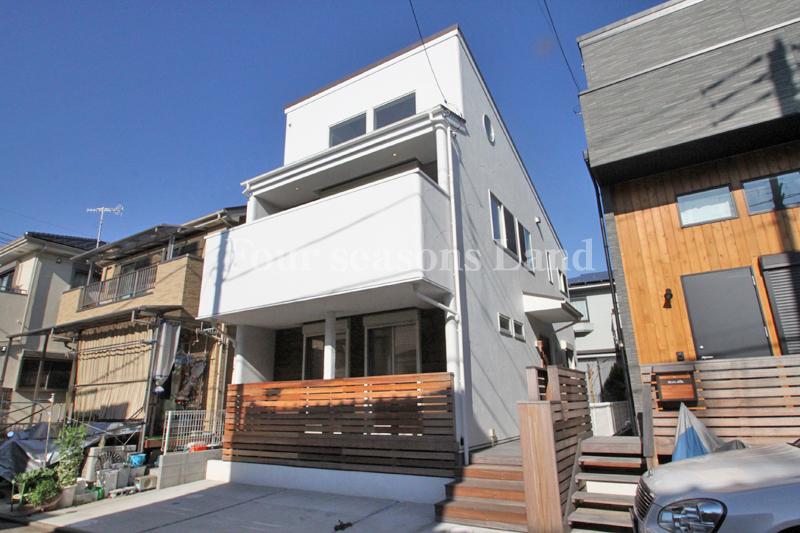 Local appearance photo. Local (12 May 2013) Shooting