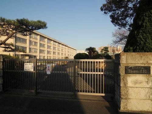Primary school. 760m to Umeda elementary school