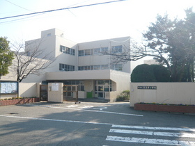 Primary school. 530m to the east coast elementary school (elementary school)