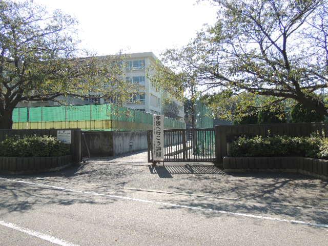 Junior high school. Chigasaki City Akabane until junior high school 1149m