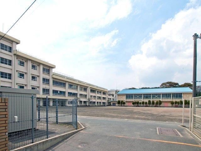 Primary school. Murota up to elementary school 500m