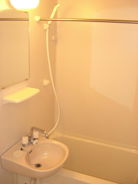 Bath. bus ・ In the toilet separate room, Moreover, with ventilation dryer