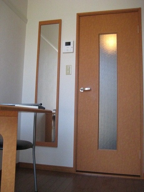 Living and room. Monitor with intercom have been installed.
