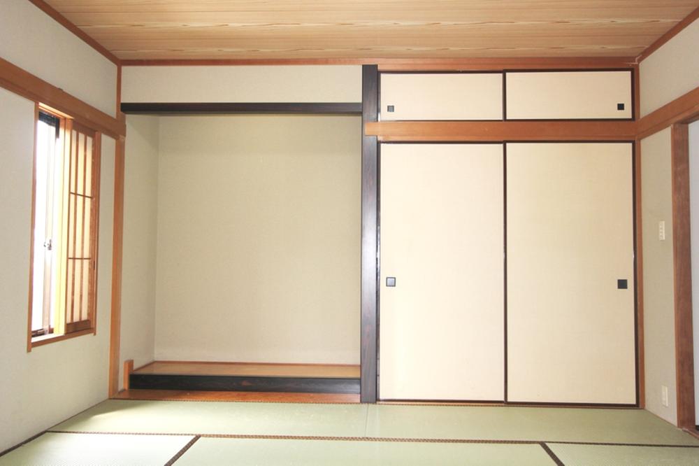 Other introspection. First floor Japanese-style room