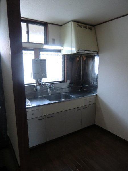 Kitchen. Gas stove installation Allowed