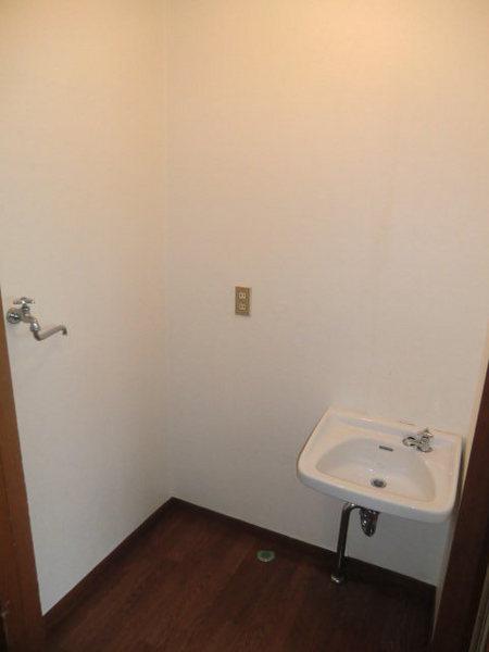 Washroom. Room Bathroom
