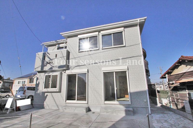 Local appearance photo. Local (11 May 2013) Shooting