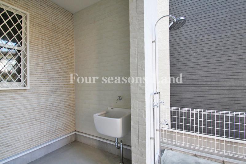 Other local. Local (10 May 2013) Shooting Outside shower