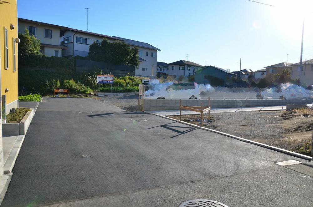 Local photos, including front road. Local (11 May 2013) Shooting