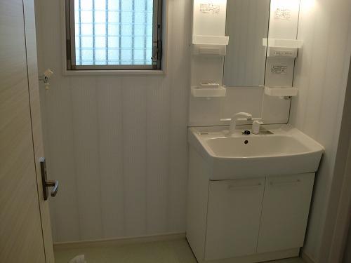 Wash basin, toilet