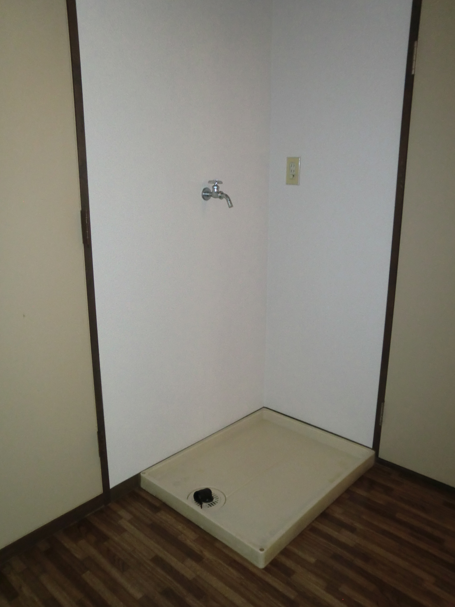 Other Equipment. It is indoor washing machine Storage