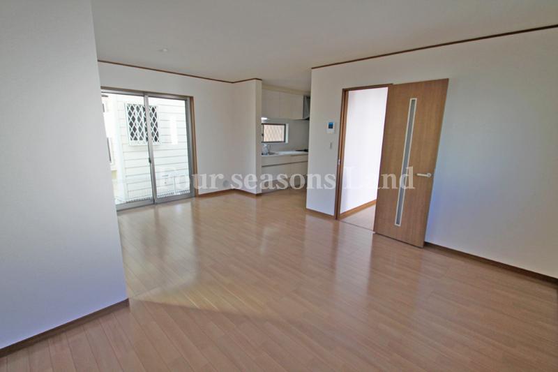 Living. Indoor (September 2013) Shooting 1 Building