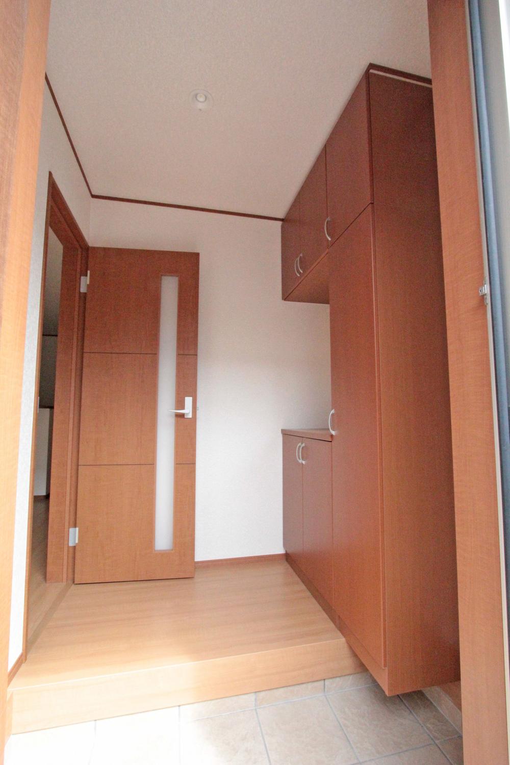 Entrance. Building 2 Entrance