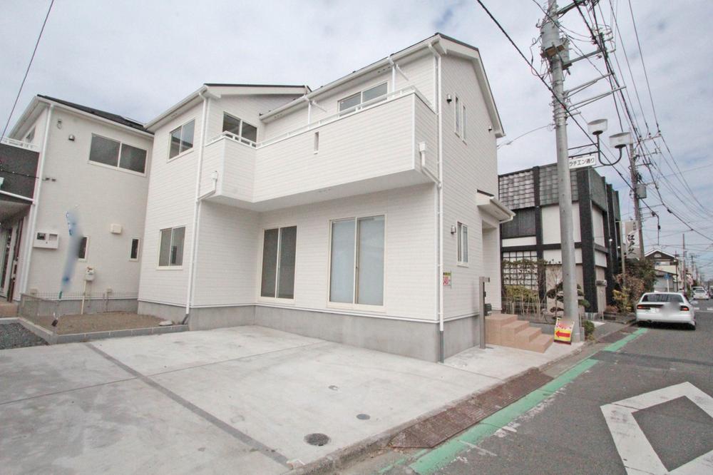 Local appearance photo. Local (09 May 30, 2003) shooting 1 Building