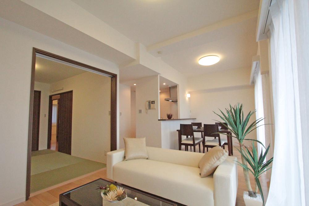 Living. Indoor (November 28, 2013) Shooting (sold furnished)