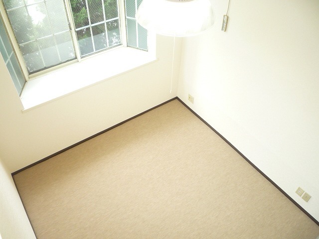 Other room space. room