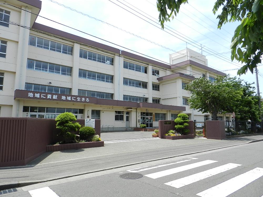 Junior high school. Chigasaki City Enzo until junior high school 519m