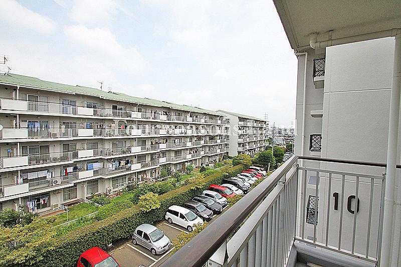 View photos from the dwelling unit. View from the site (June 2013) Shooting