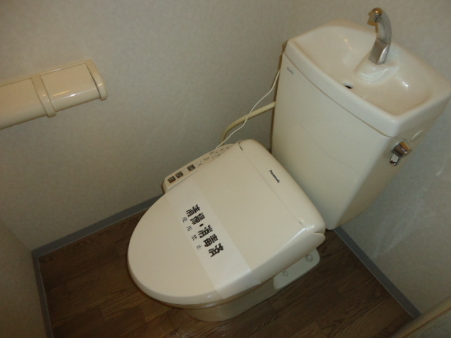 Toilet.  ☆ Newlyweds Recommended ・ Sunny ☆