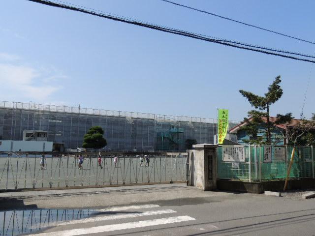 Primary school. Chigasaki City Tsurumine to elementary school 941m