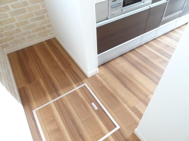 Kitchen. Indoor (12 May 2013) Shooting