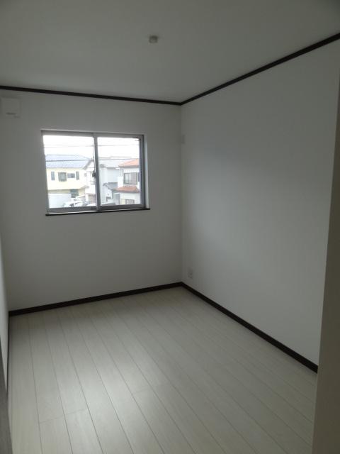 Non-living room. Indoor (12 May 2013) Shooting