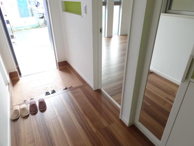 Entrance. Local (12 May 2013) Shooting