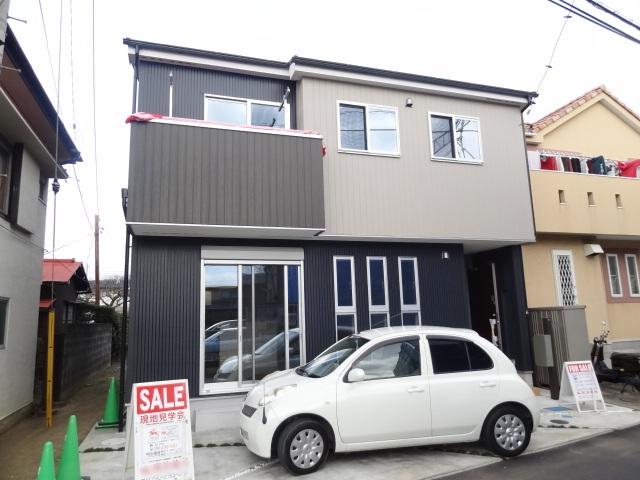 Local photos, including front road. Local (12 May 2013) Shooting