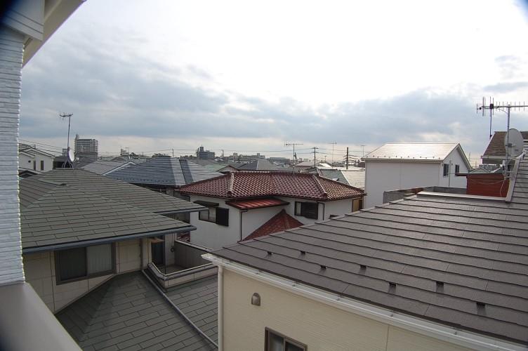 View photos from the dwelling unit. View from the site (December 2013) Shooting