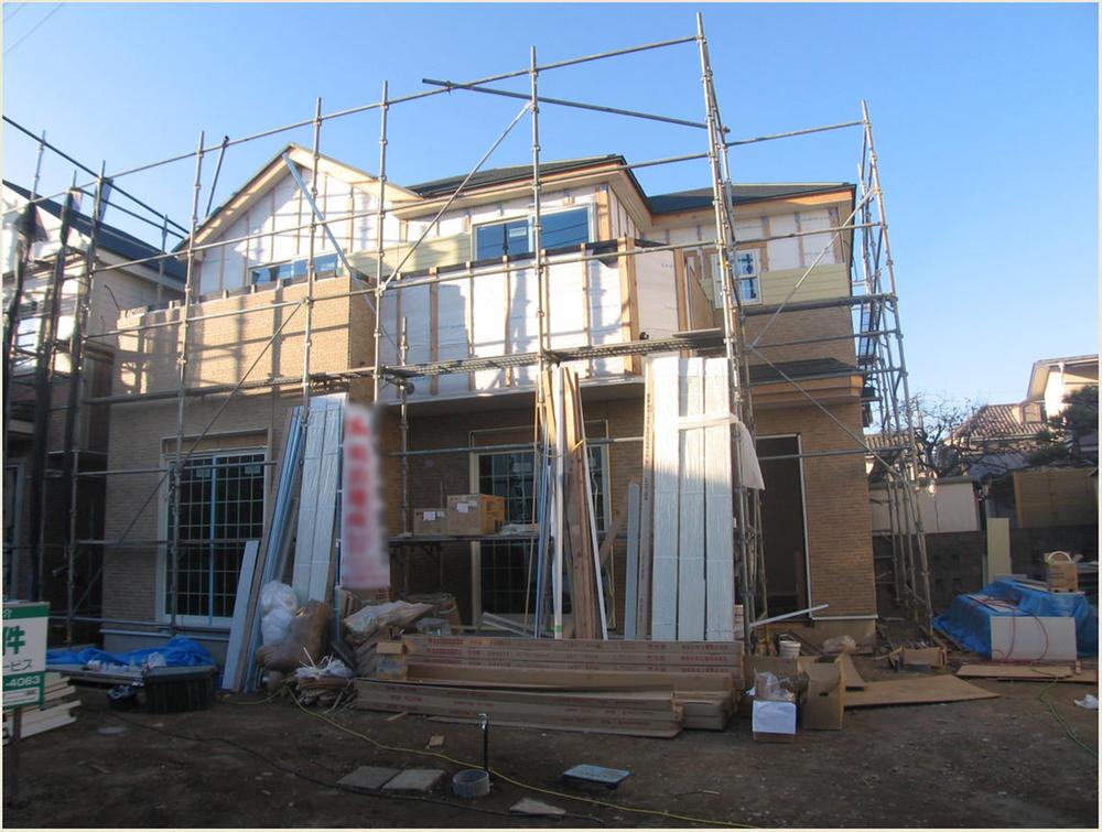 Local appearance photo. Local (12 May 2013) Shooting