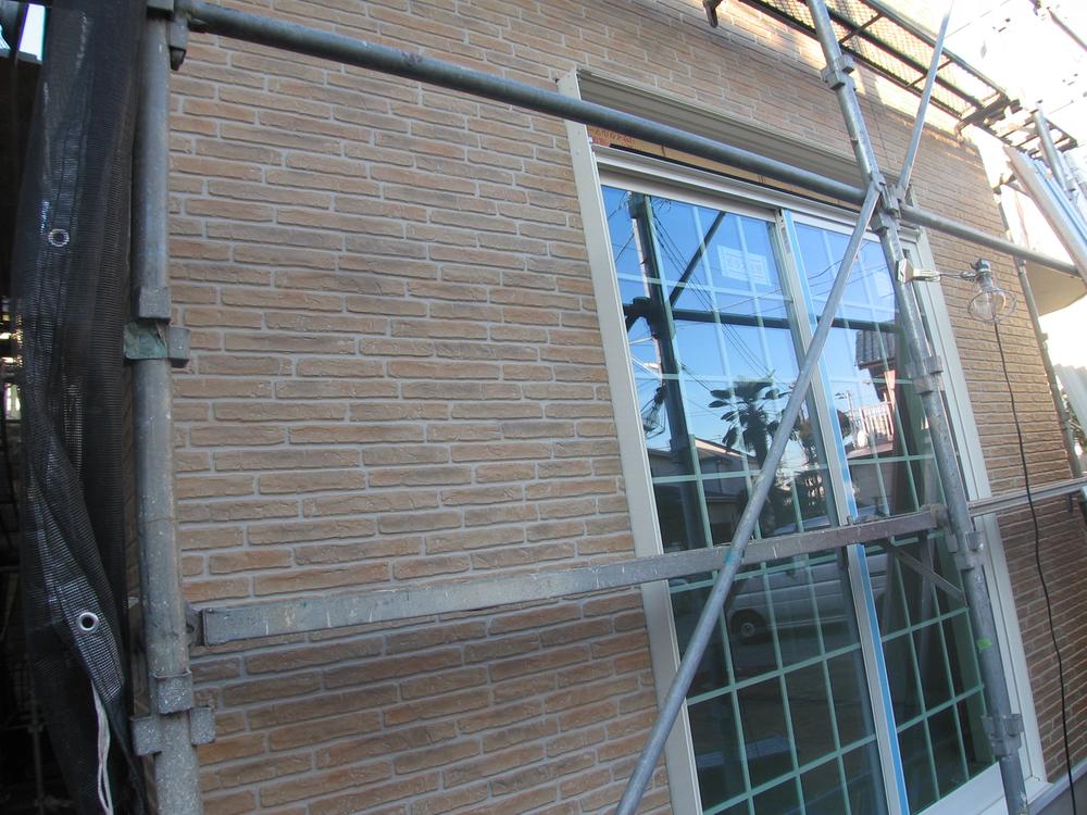 Local appearance photo. Local (12 May 2013) Shooting