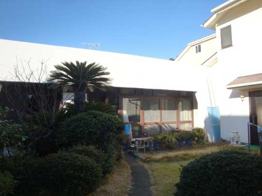 Local appearance photo. There is a tree of cycad in the foyer next to.