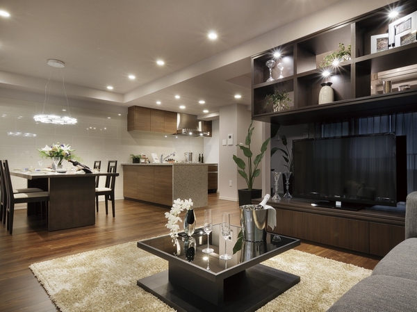 Overlooking the kitchen direction from living. Integrated with the open style kitchen, Produce a space that spread