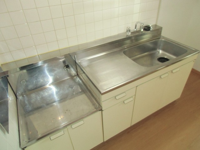 Kitchen. Gas stove installation Allowed