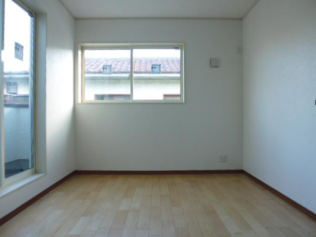 Non-living room. Indoor (09 May 2013) Shooting