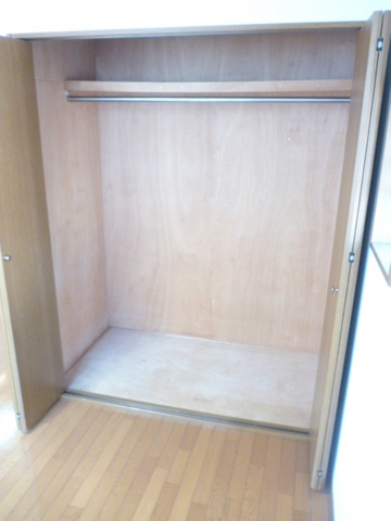 Other room space. Large closet