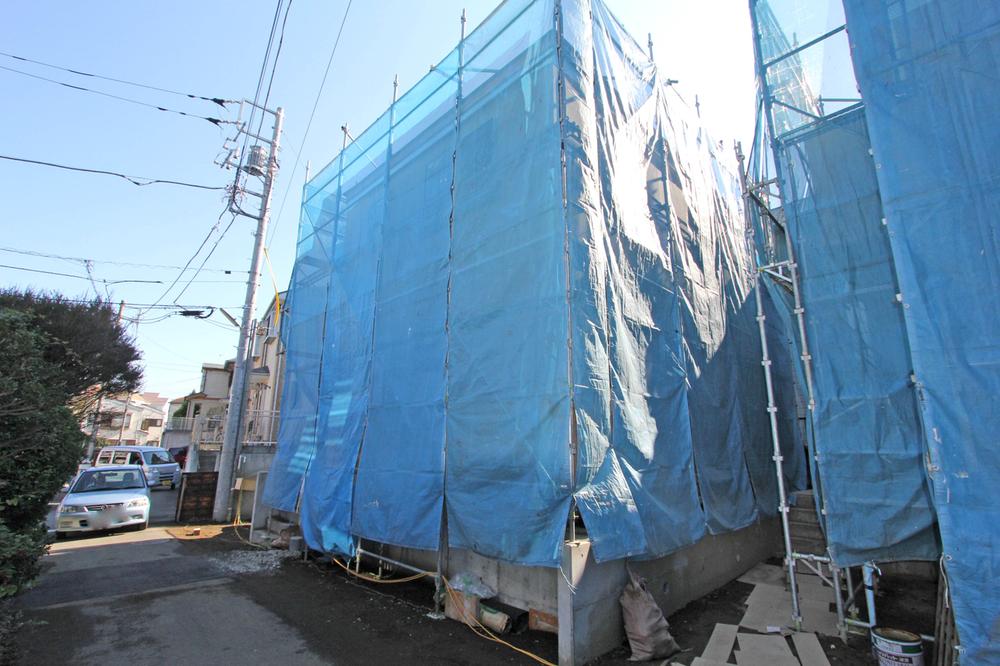 Local appearance photo. Local (11 May 2013) Shooting A Building