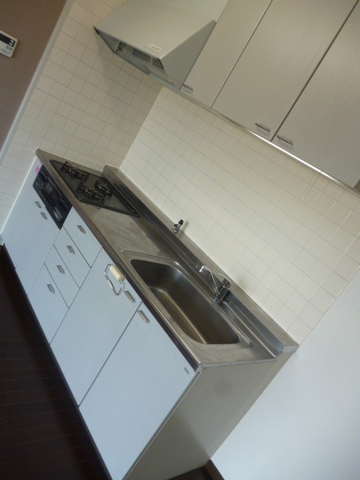 Kitchen. 3-burner stove in the kitchen