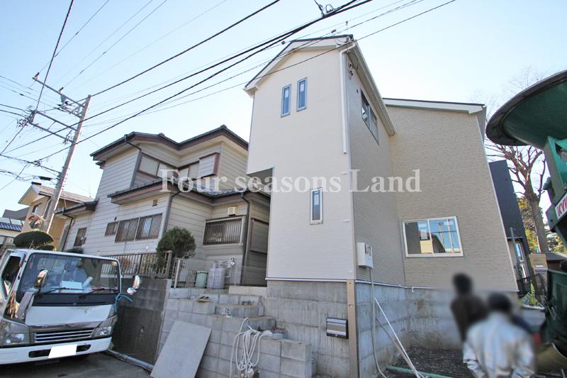 Local photos, including front road. Local (12 May 2013) Shooting