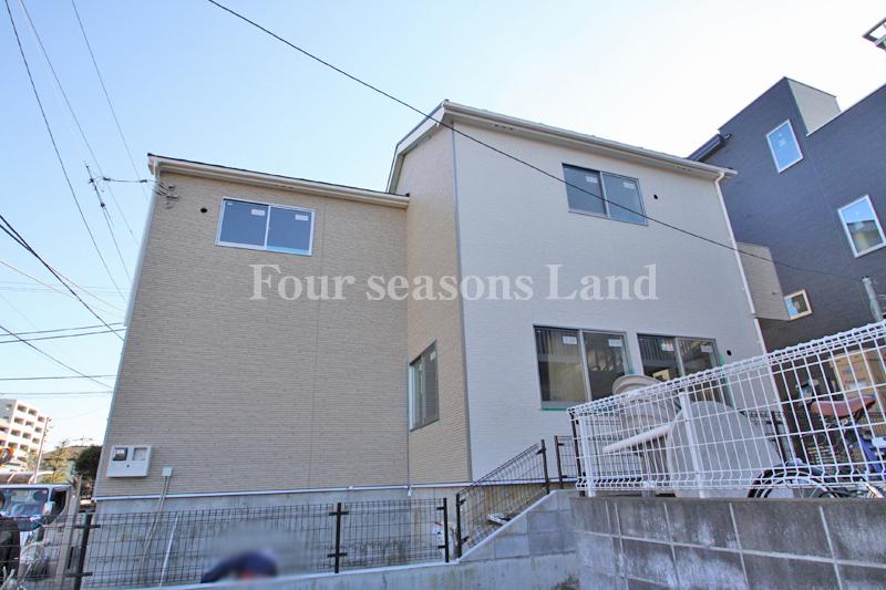 Local photos, including front road. Local (12 May 2013) Shooting