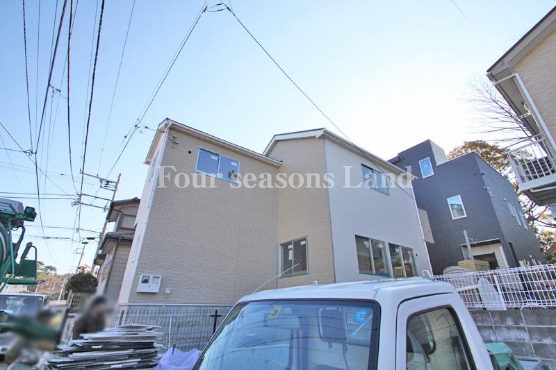 Local appearance photo. Local (12 May 2013) Shooting