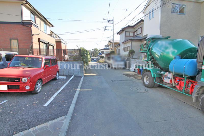 Local photos, including front road. Local (12 May 2013) Shooting