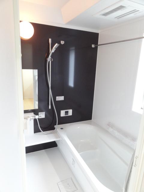 Bathroom. Indoor (11 May 2013) Shooting With clothes dryer